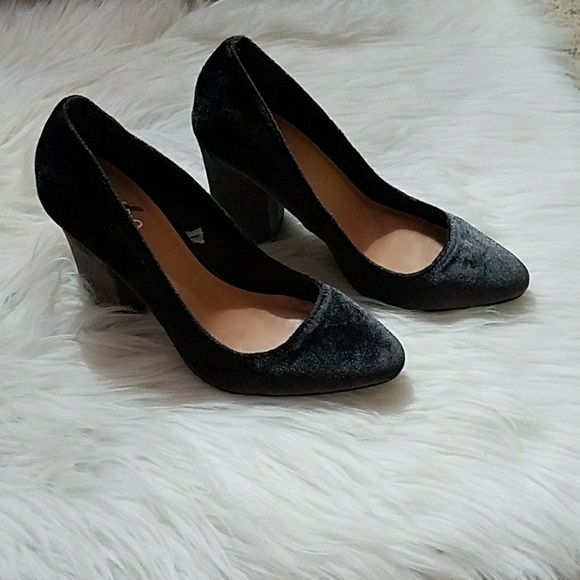 Mossimi Velvet Block Heels - Picture 4 of 6